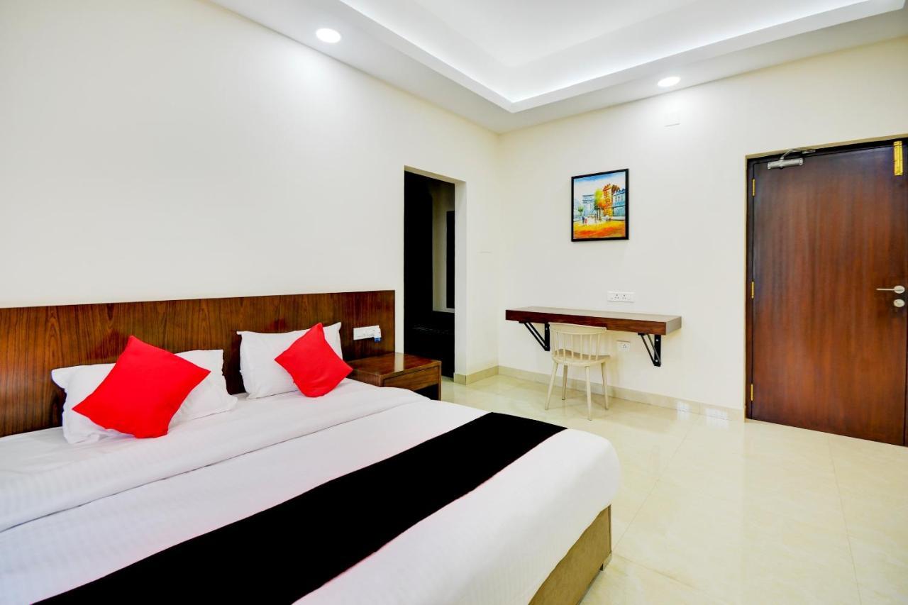 Mayfair Service Apartments Коимбаторе Екстериор снимка