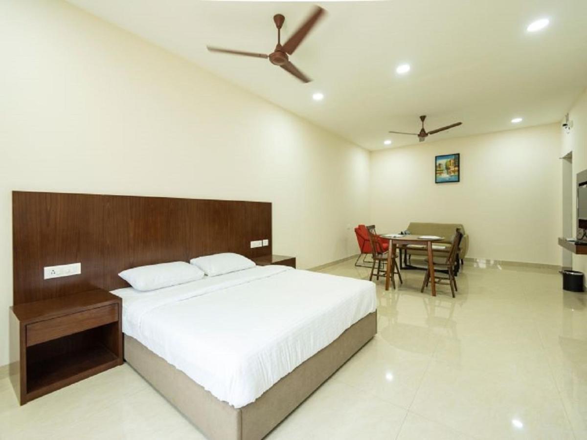 Mayfair Service Apartments Коимбаторе Екстериор снимка