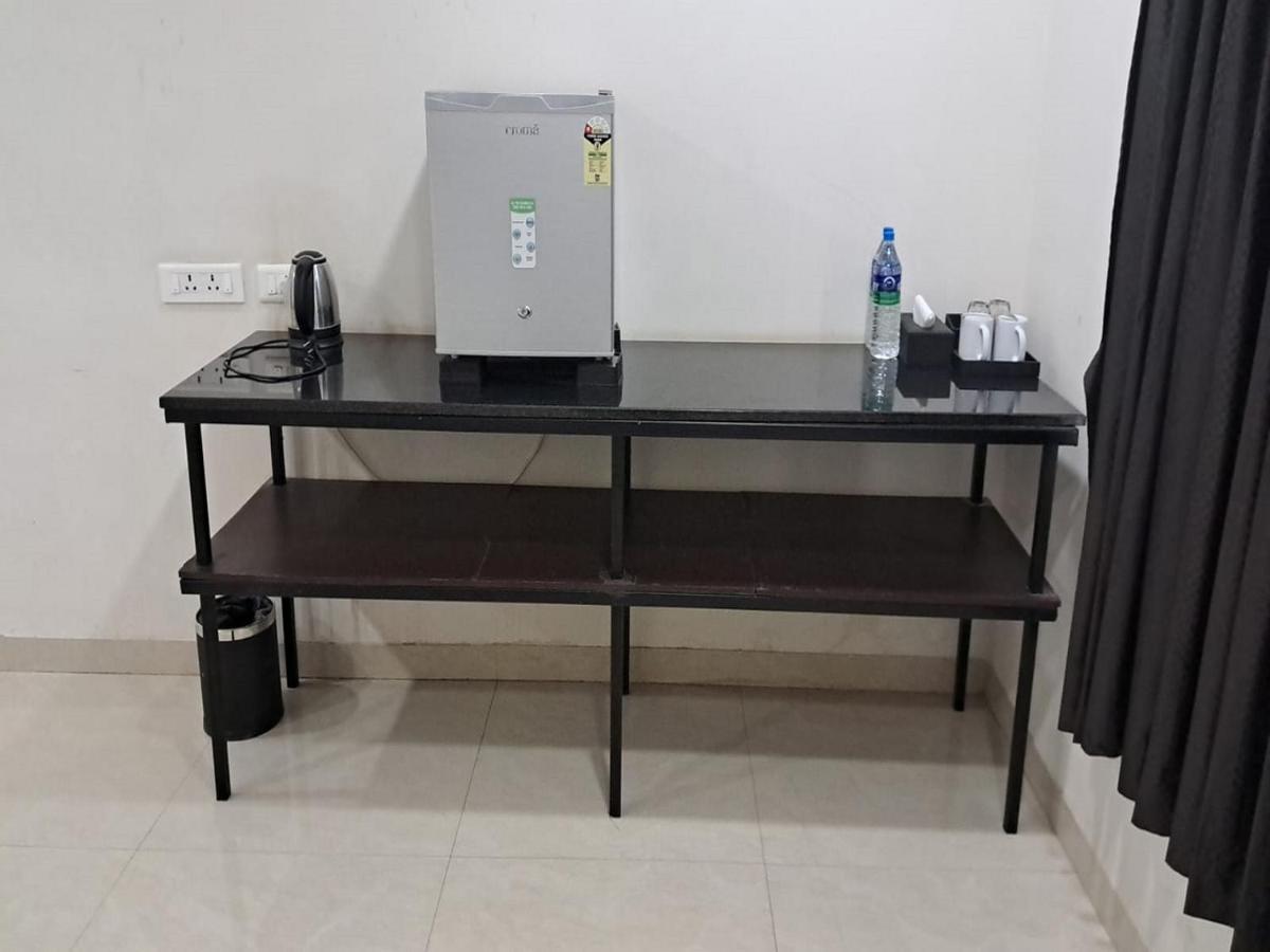 Mayfair Service Apartments Коимбаторе Екстериор снимка